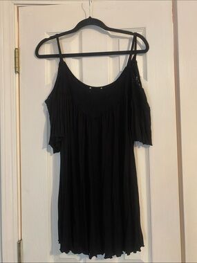 Women's Black Cold-Shoulder Flowy Blouse